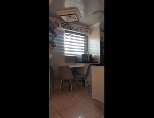 2 BEDROOM HOUSE FOR SALE IN BEVERLEY HILLS